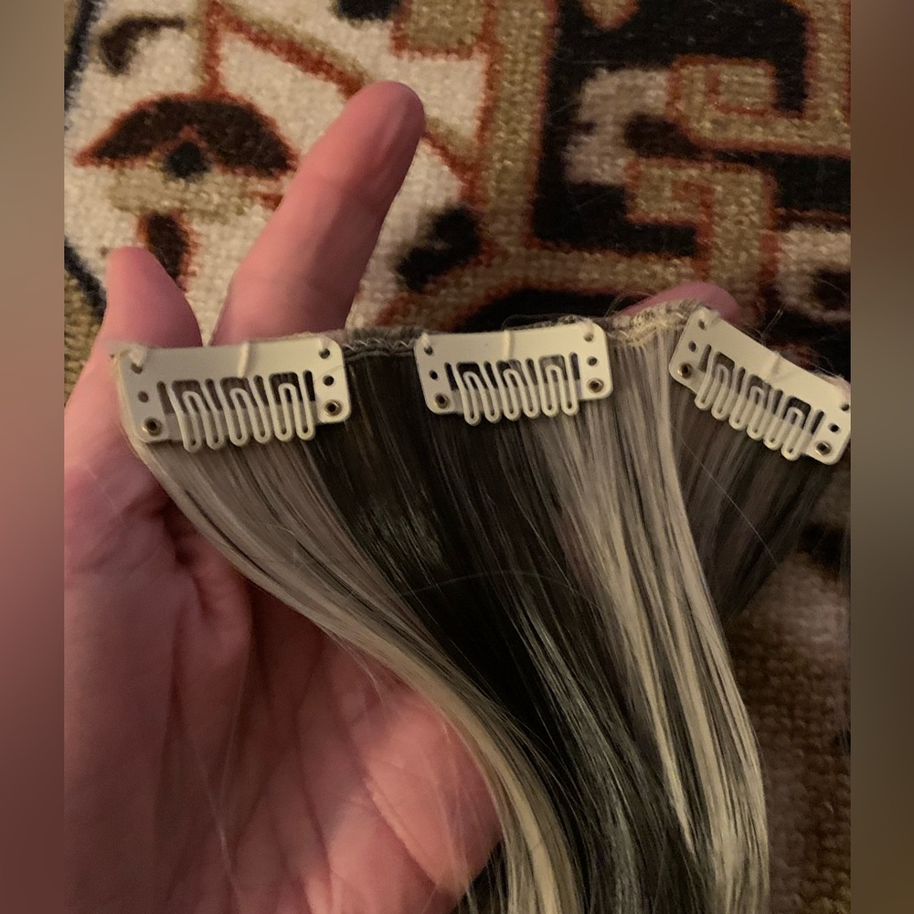 Stylish Synthetic 26” Black/Blonde 8pc Weft Extension Set - Picture 6 of 15